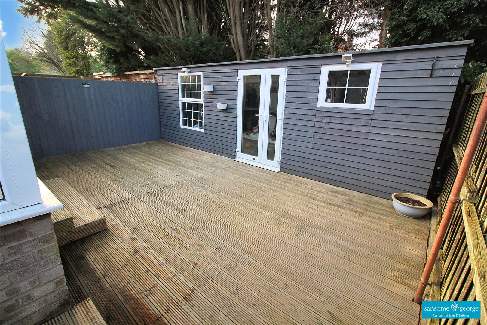 3 bed property in Avington Close, Reading